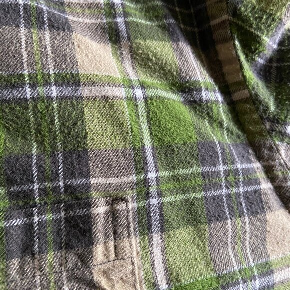 Eddie Bauer Green Tan Plaid Flannel Sz XL Grunge Skate Cozy Fall Relaxed Fit - Picture 9 of 11